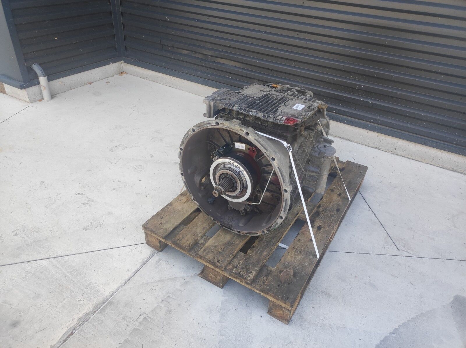 gearbox VOLVO AT2612D for truck tractor VOLVO FH13 FH16
