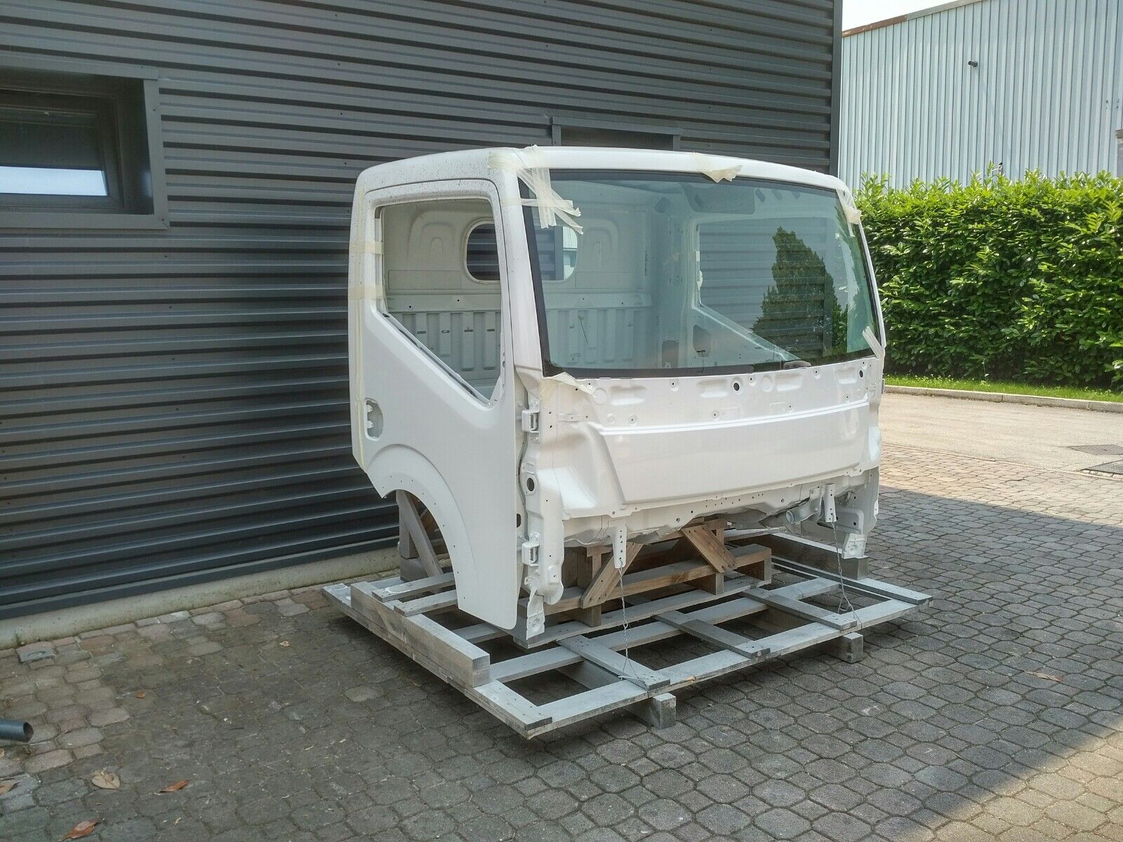 cabin RENAULT Maxity for truck tractor RENAULT MAXITY