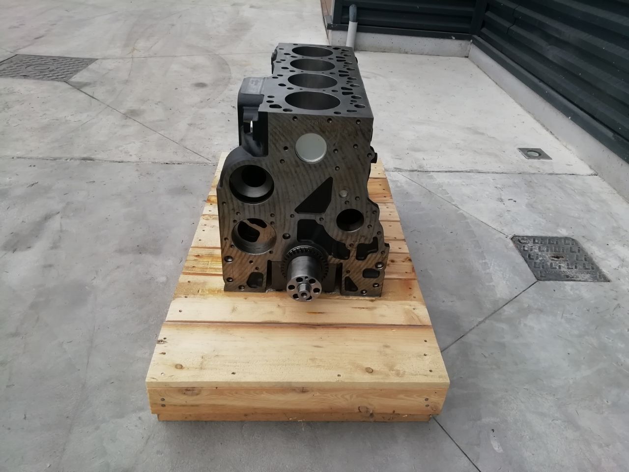 engine IVECO F4BE0454B for truck IVECO SHORTBLOCK