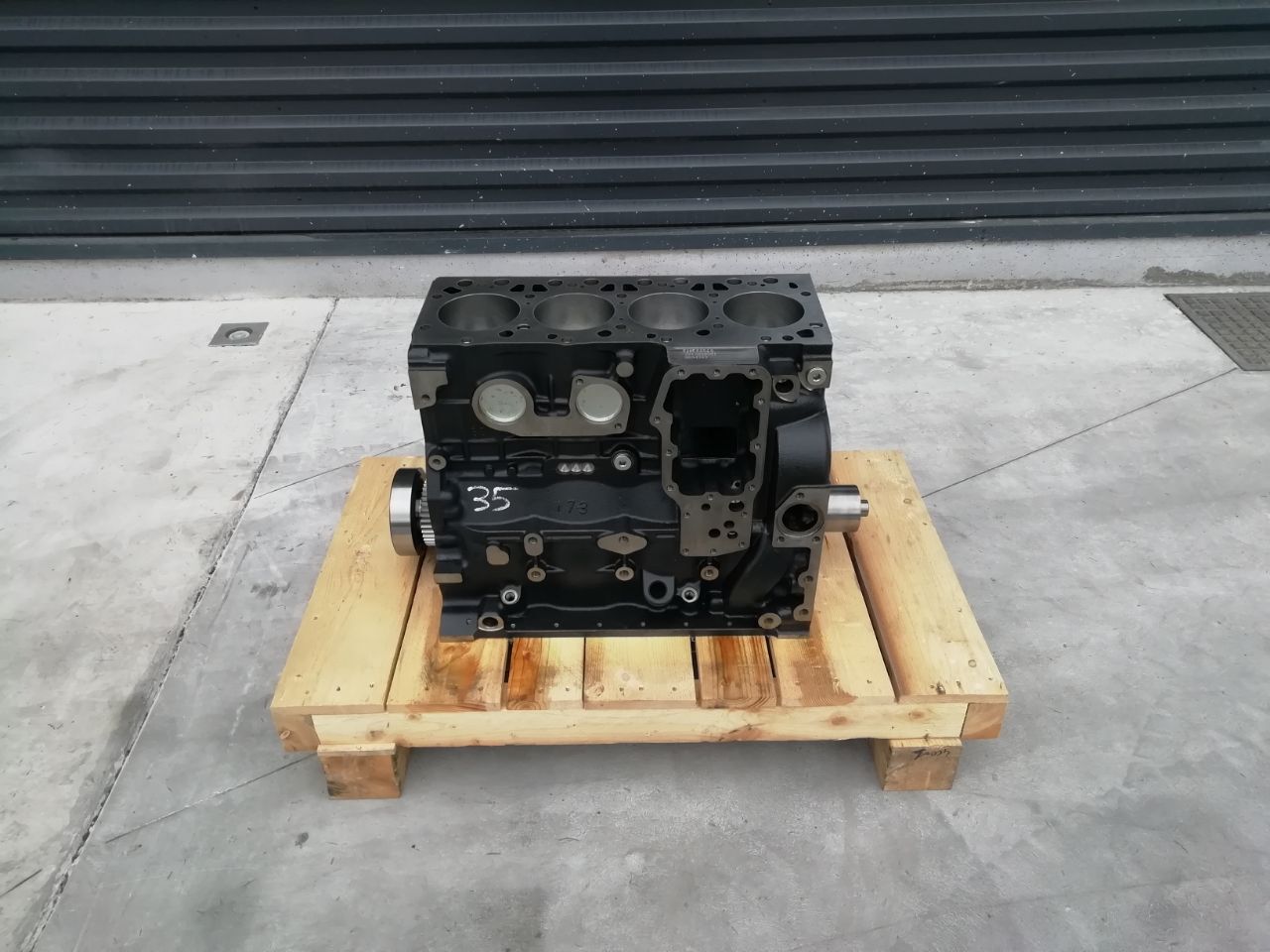 engine IVECO F4BE0454B for truck IVECO SHORTBLOCK