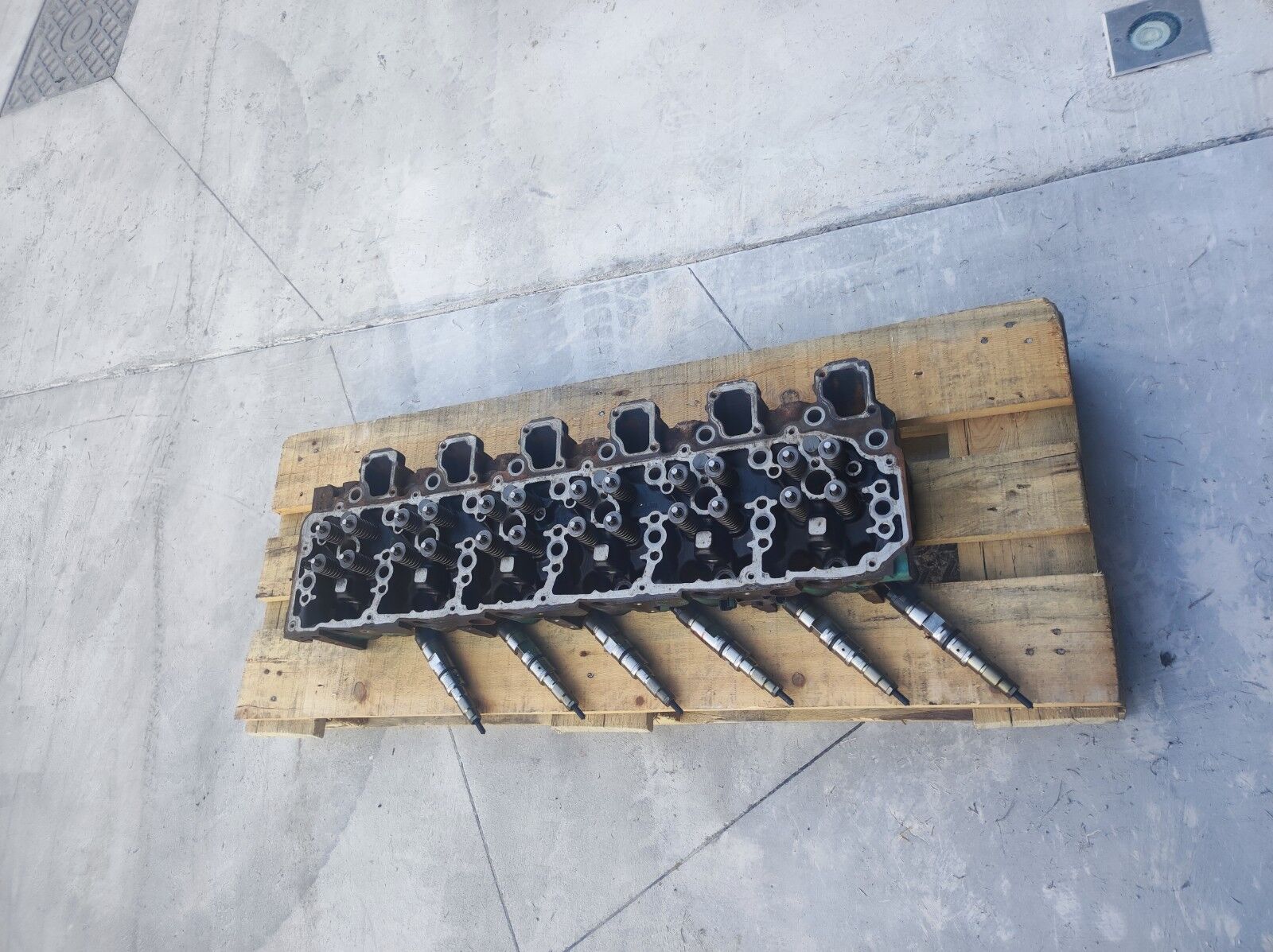 cylinder head DEUTZ D7 / D 7 / D7E / DXI7 for truck DEUTZ