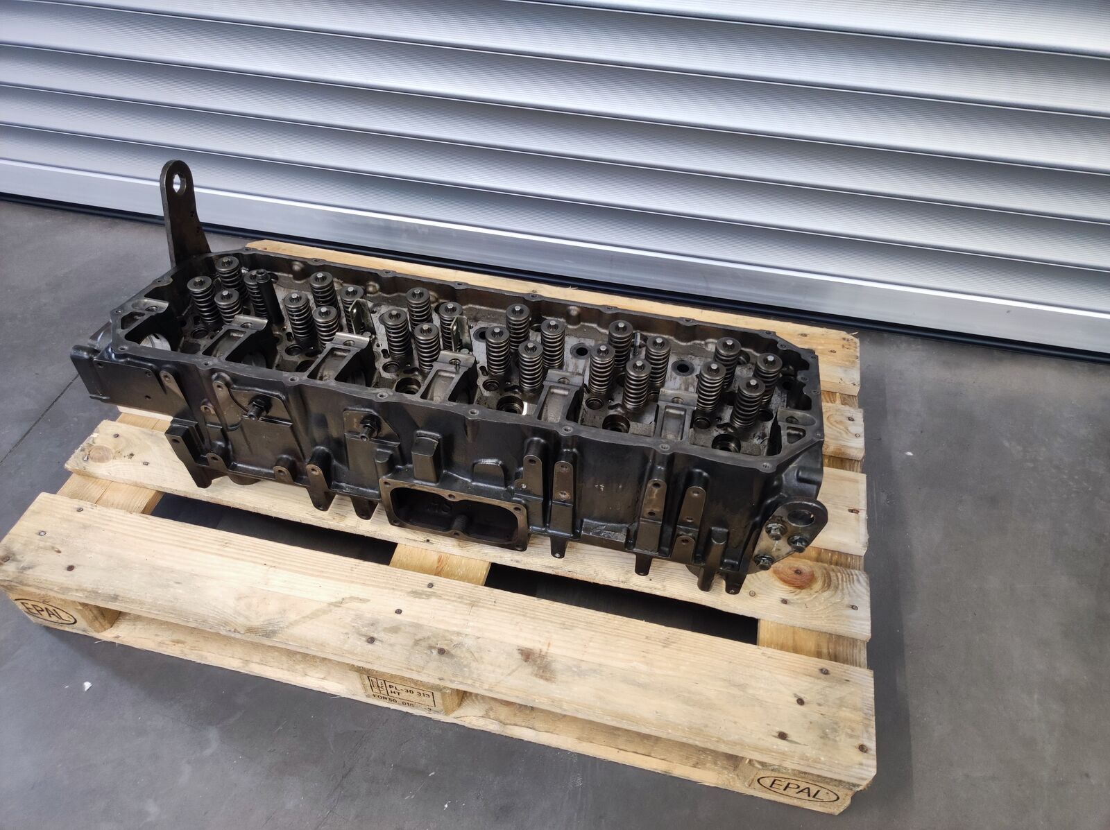 cylinder head IVECO Cursor 11 - Euro 6 for truck IVECO Stralis - Trakker