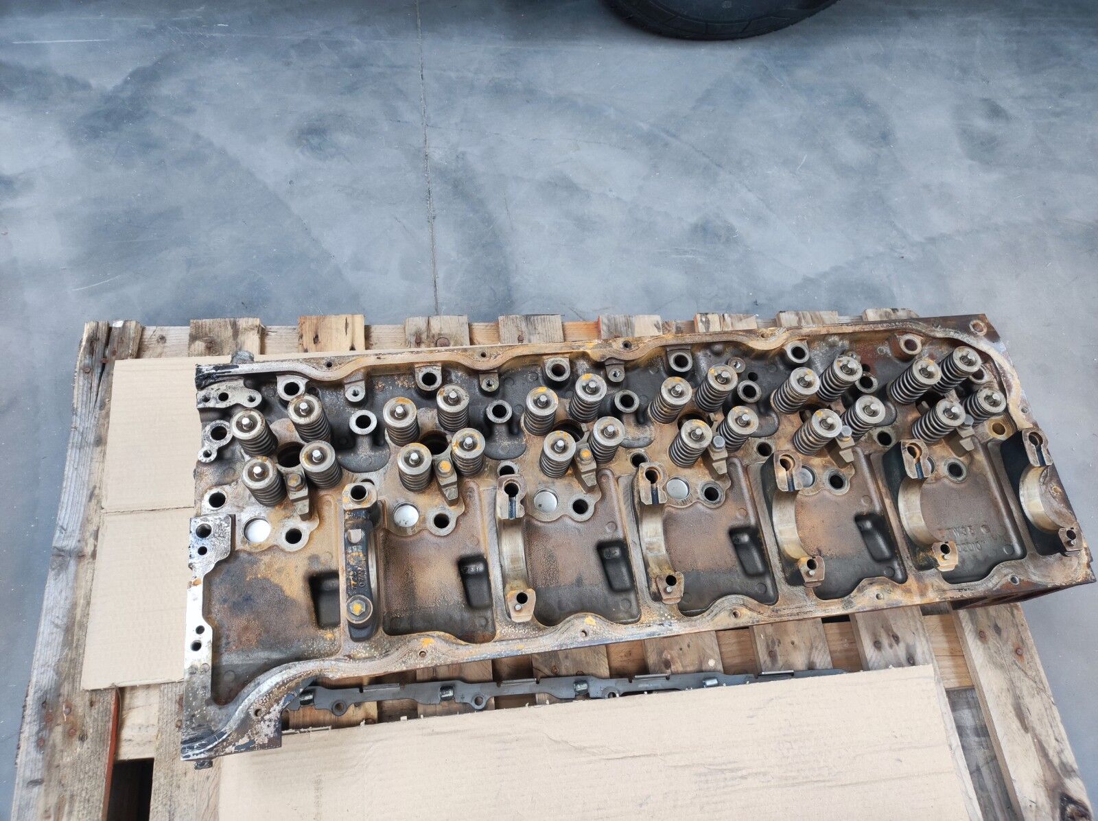 cylinder head RENAULT DXI11 DXI 11 for truck RENAULT Premium E5