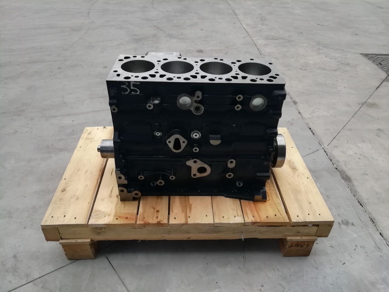 engine IVECO F4BE0454B for construction equipment - excavator - excavator IVECO SHORTBLOCK