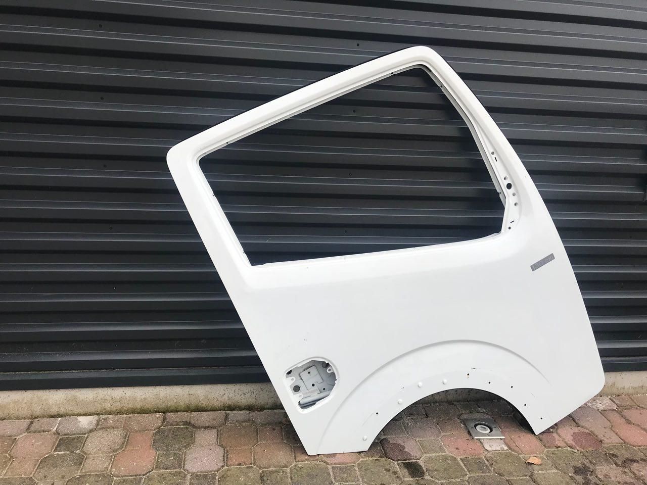 door NISSAN NT400 CABSTAR for truck NISSAN CABSTAR