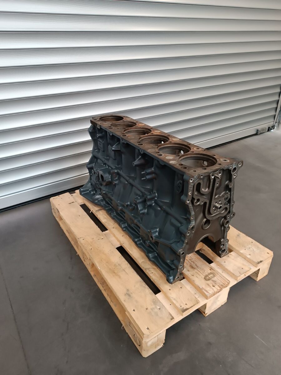 crankcase RENAULT PREMIUM - DXI11 DXI 11 for truck RENAULT PREMIUM