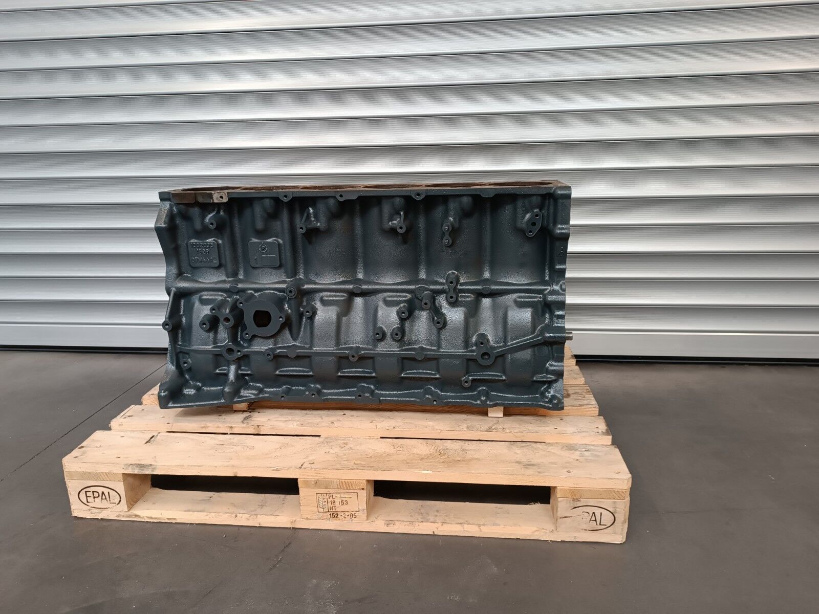 crankcase RENAULT PREMIUM - DXI11 DXI 11 for truck RENAULT PREMIUM