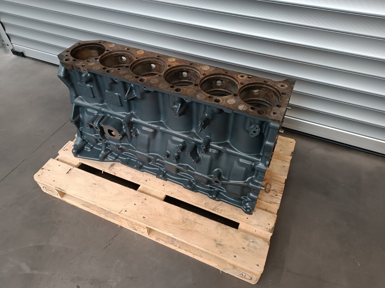 crankcase RENAULT PREMIUM - DXI11 DXI 11 for truck RENAULT PREMIUM