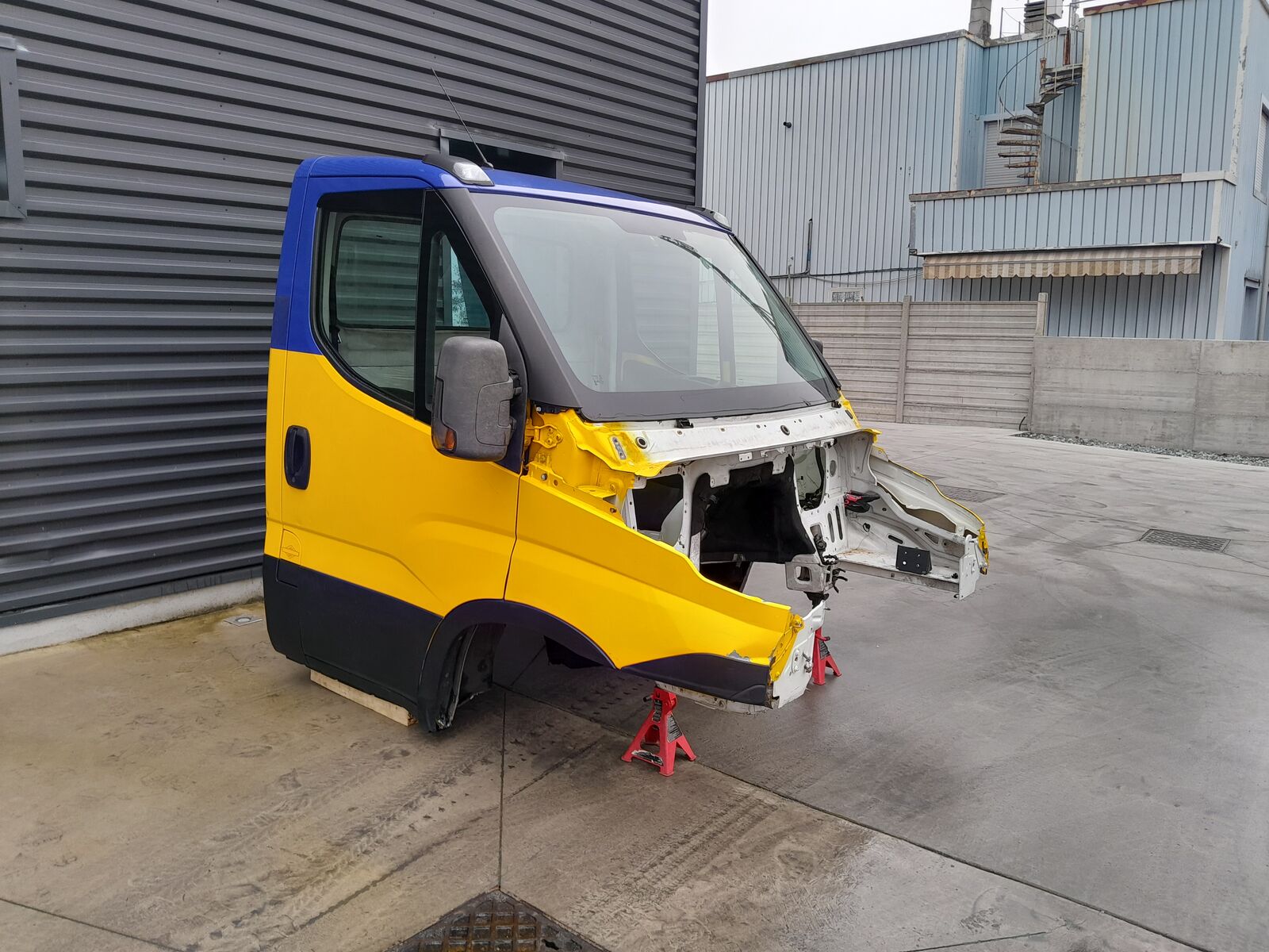 cabin IVECO DAILY for commercial vehicle - light truck IVECO EURO 6