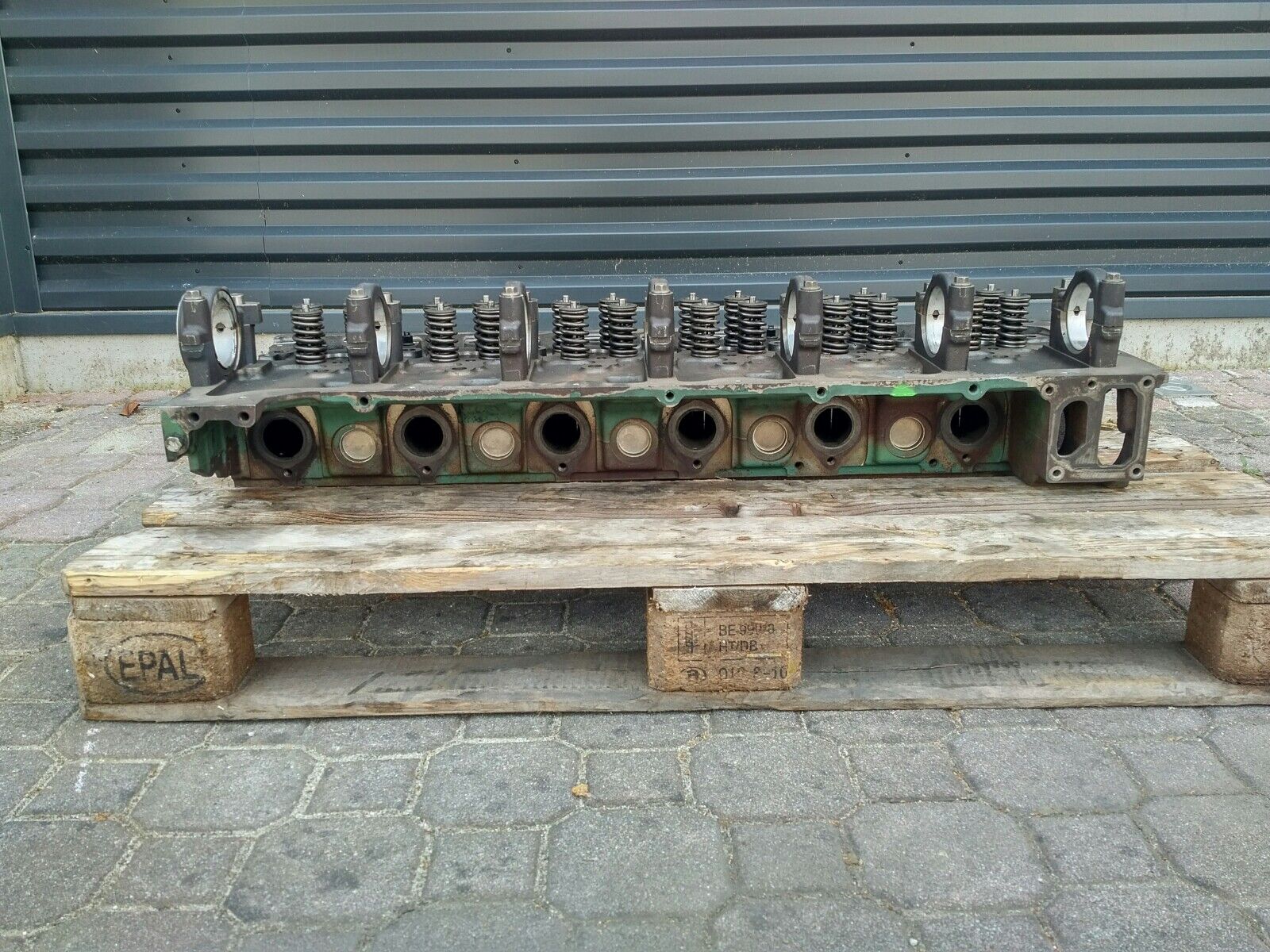 cylinder head VOLVO FL - FE E5 for truck VOLVO FL - FE D7