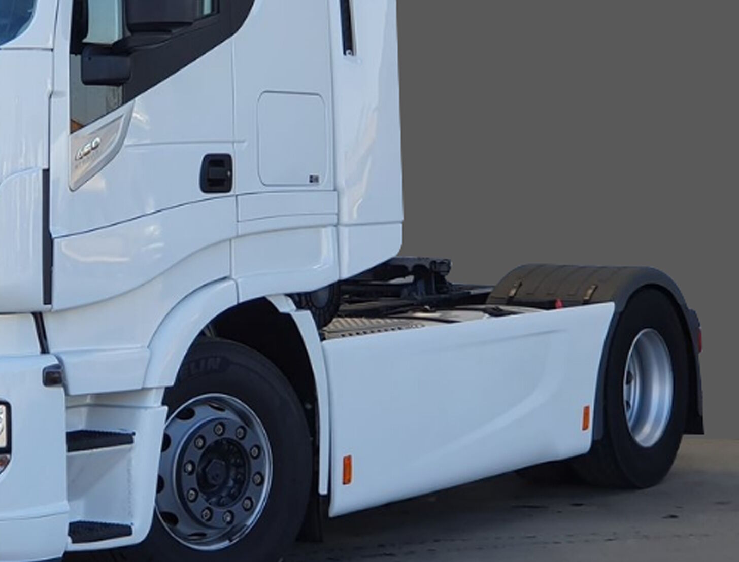 spoiler IVECO HI WAY Sideskirts / Fairings for truck IVECO Stralis Euro 6 Hi-Way Hi-Road