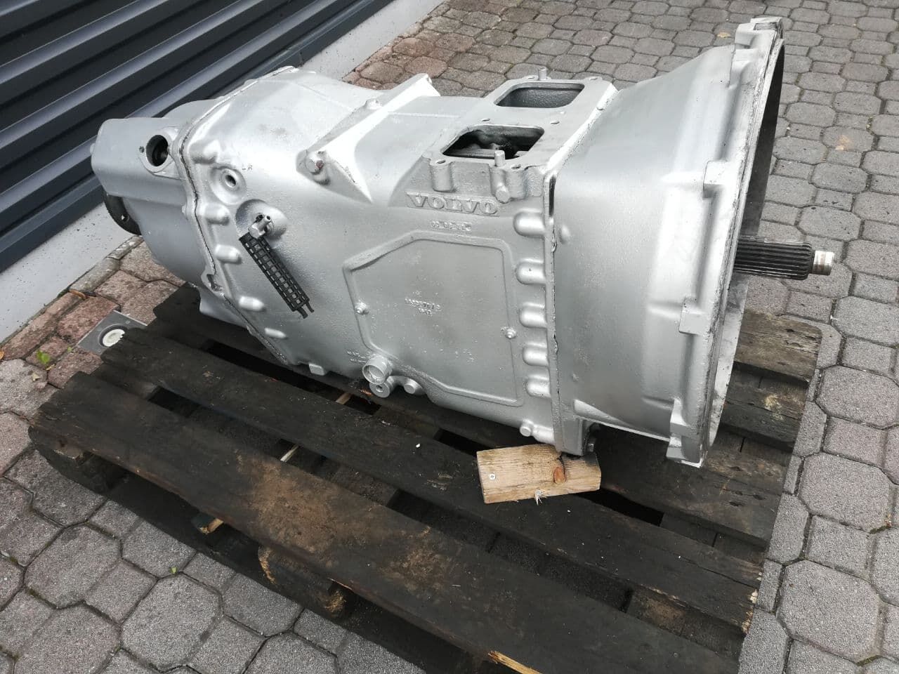 gearbox VOLVO FH FM VT2812C REMANUFACTURED WITH WARRANTY for truck tractor VOLVO FH FM