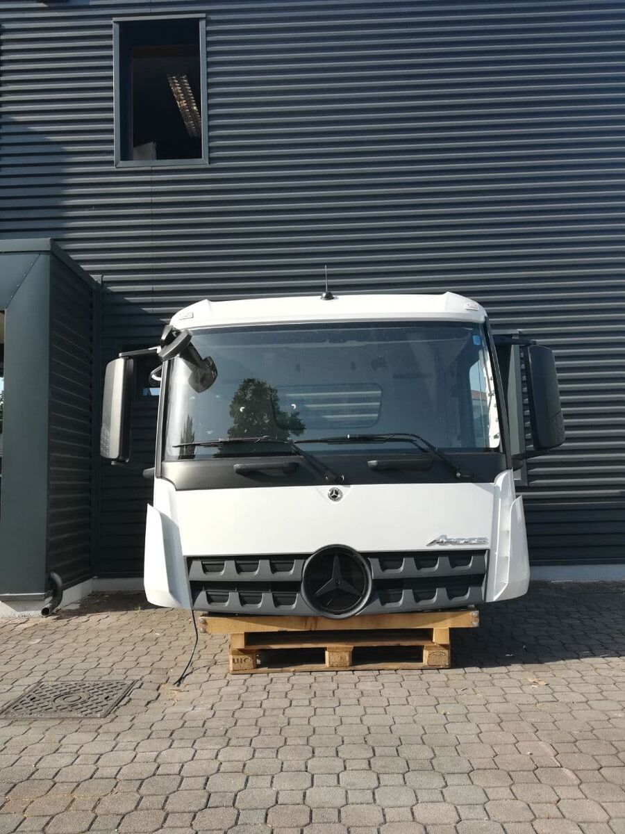 cabin MERCEDES-BENZ AROCS ACTROS " M TYPE " 2300 mm MP4 for truck tractor MERCEDES-BENZ ACTROS AROCS 320 mm ENGINE TUNNEL CLASSICSPACE