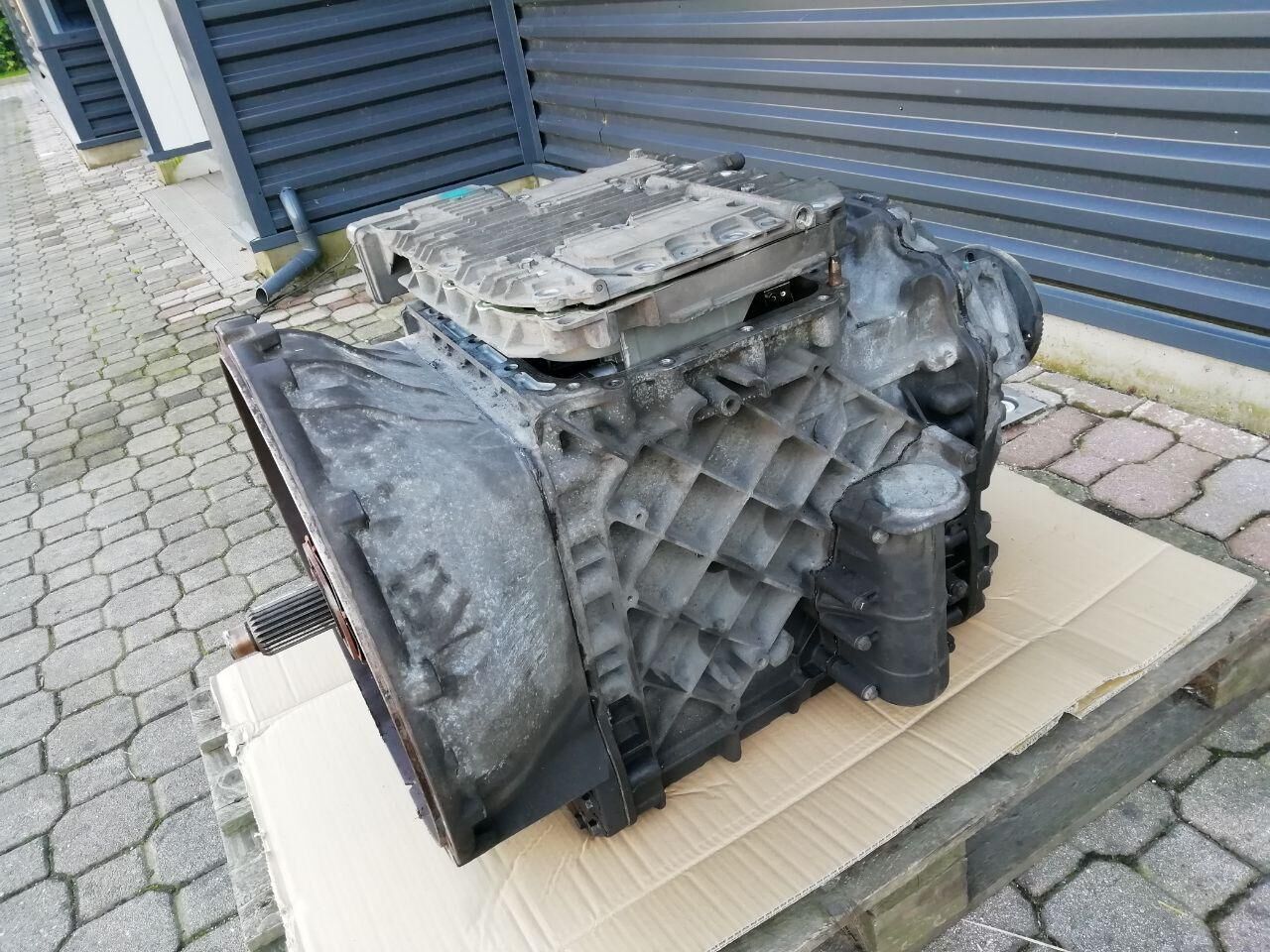 gearbox VOLVO AT2612E GETRIEBE for truck tractor