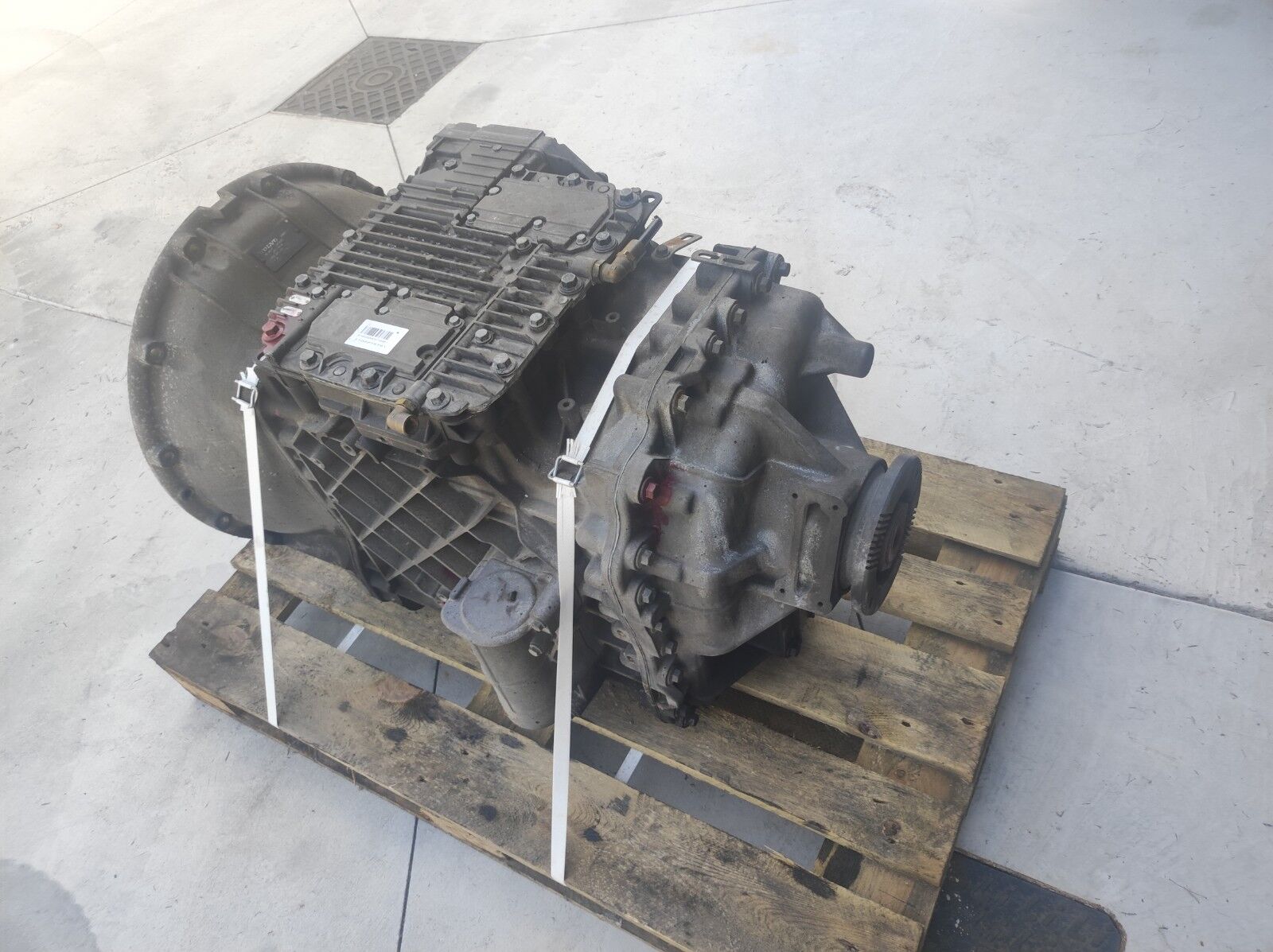 gearbox VOLVO AT2612D for truck tractor VOLVO FH13 FH16