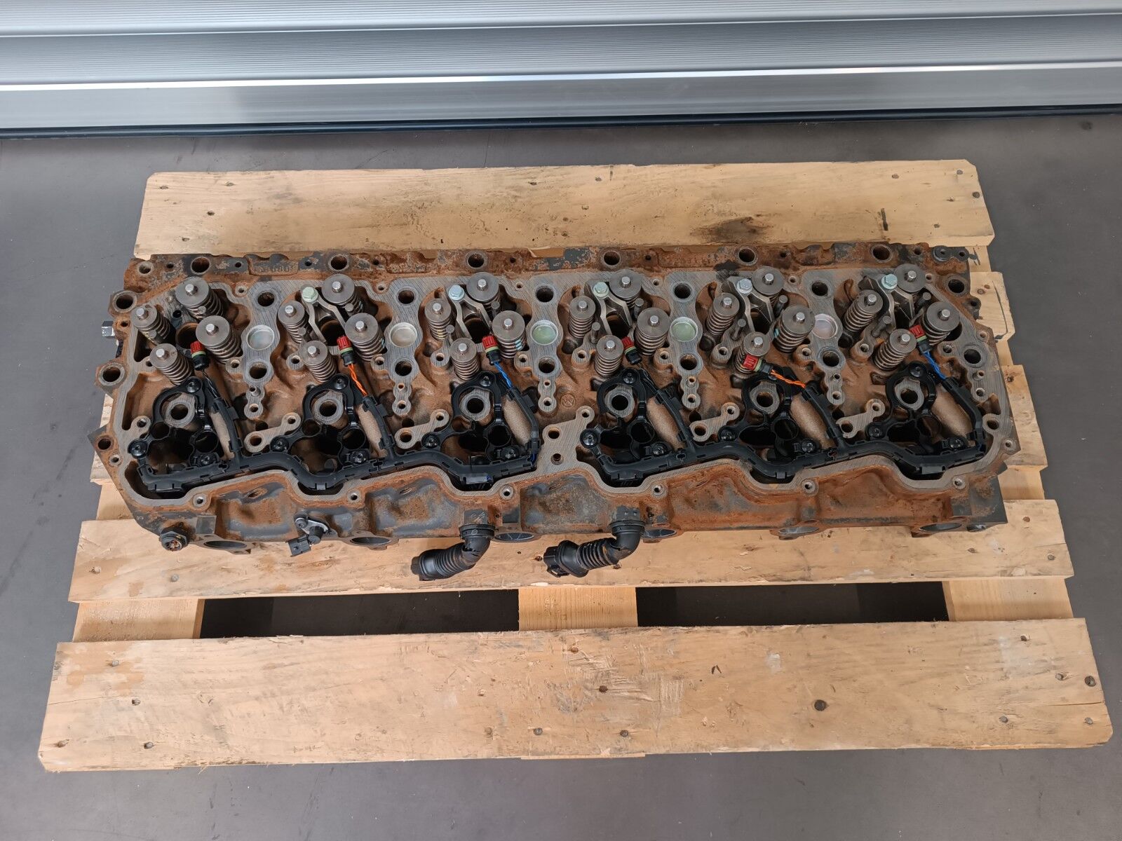 cylinder head DAF 105 MX13 U oe1833333 2184936 2190199 for truck DAF XF105 460hp 510hp Euro 5 - EEV