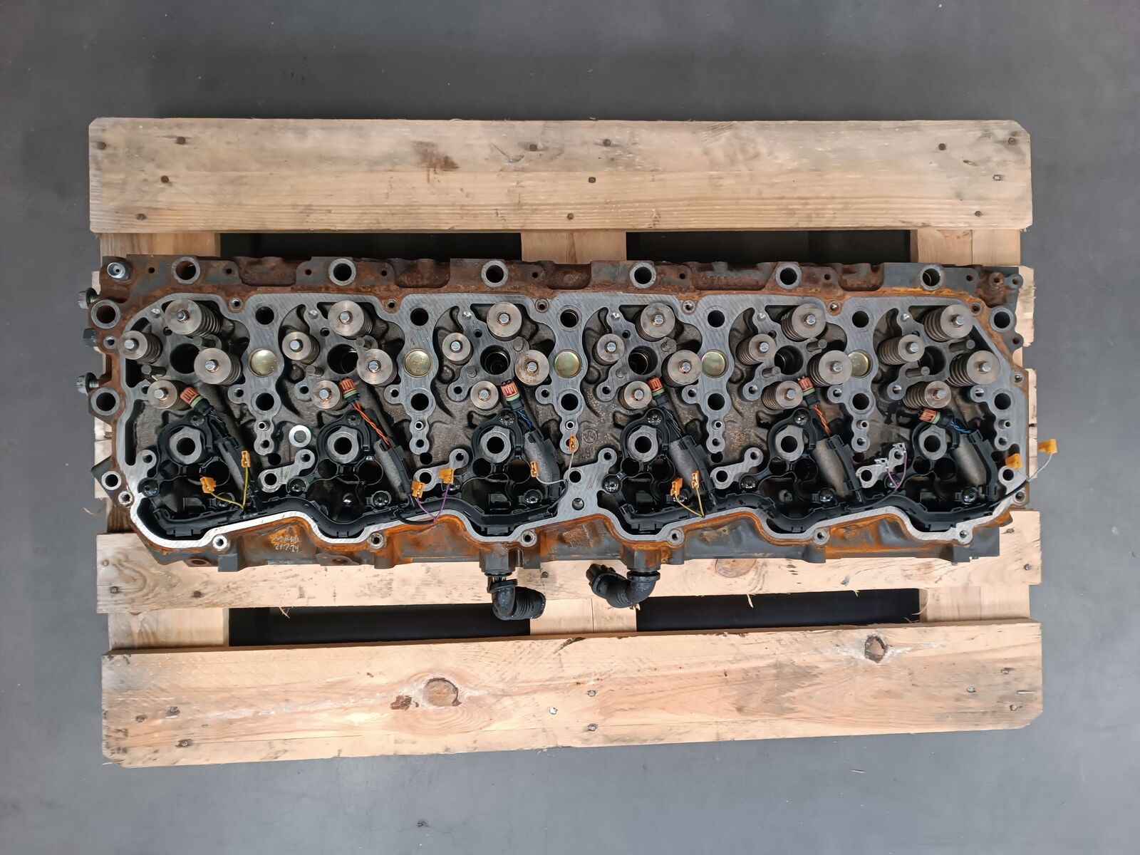 cylinder head DAF XF 105 EURO 5 EEV CF 85 for truck DAF