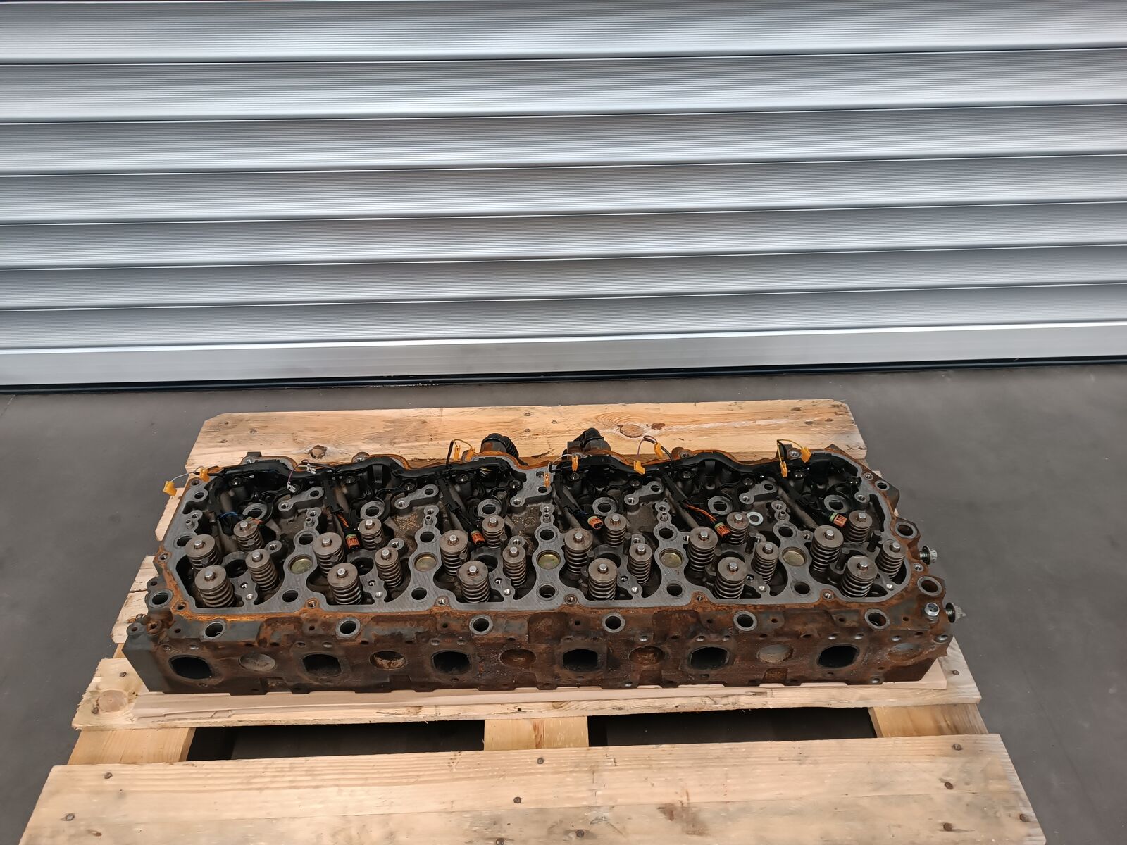 cylinder head DAF XF 105 EURO 5 EEV CF 85 for truck DAF