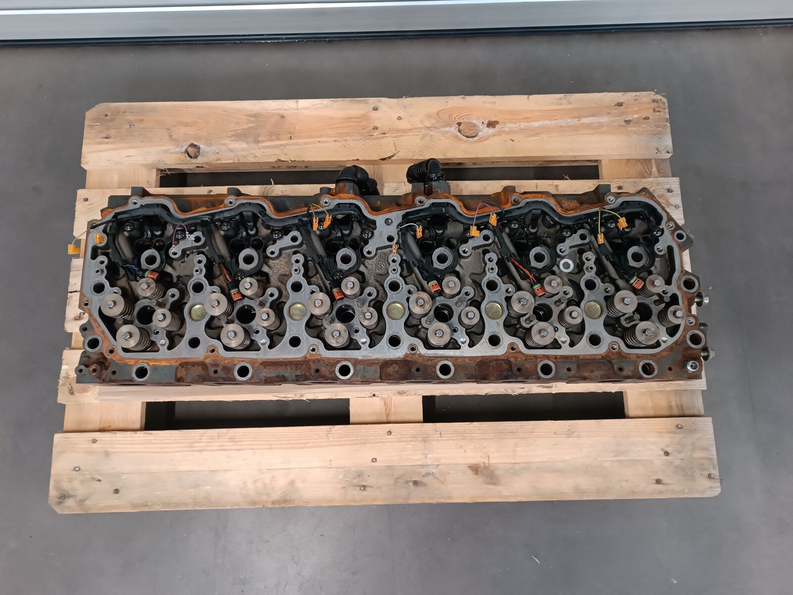 cylinder head DAF XF 105 EURO 5 EEV CF 85 for truck DAF