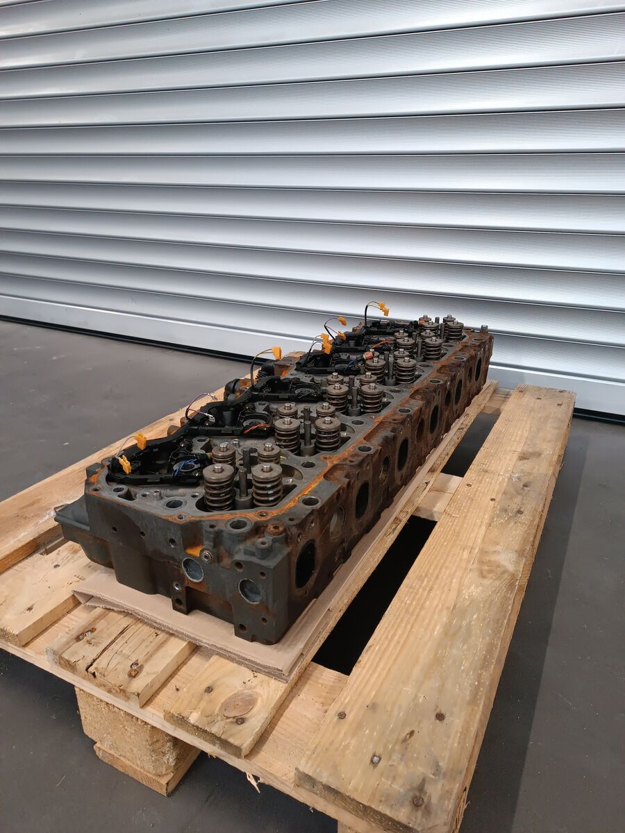 cylinder head DAF XF 105 EURO 5 EEV CF 85 for truck DAF