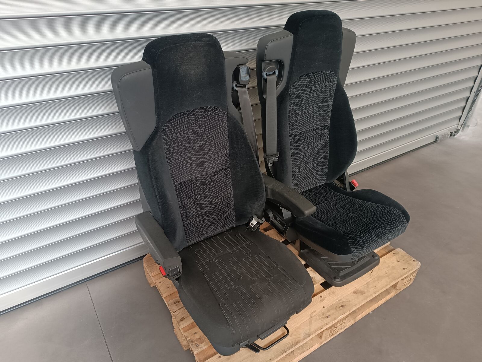 seat MERCEDES-BENZ RH+LH - DX+SX for truck MERCEDES-BENZ ACTROS AROCS AXOR ANTOS