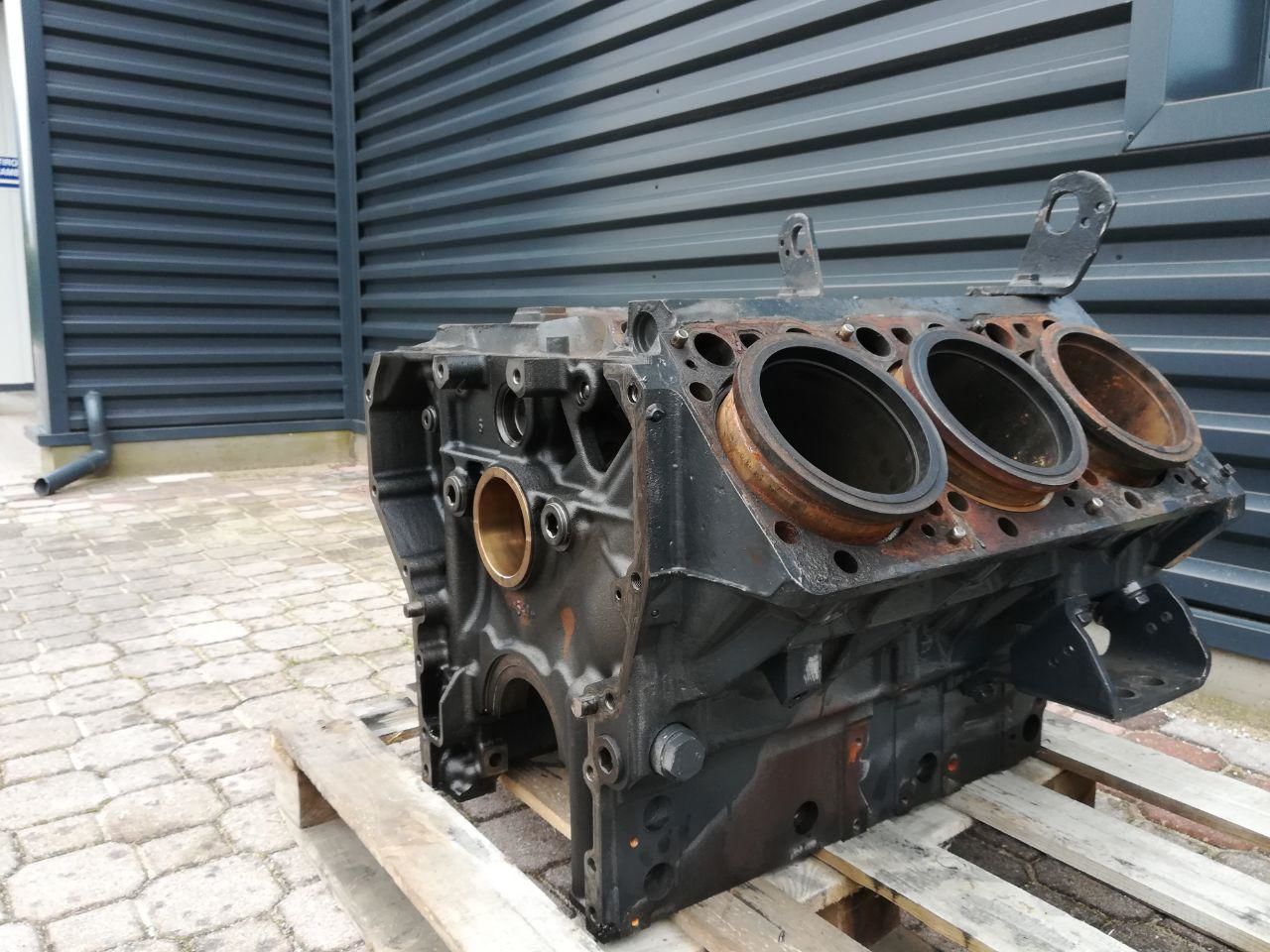 crankcase MERCEDES-BENZ OM501LA for truck MERCEDES-BENZ ACTROS AXOR