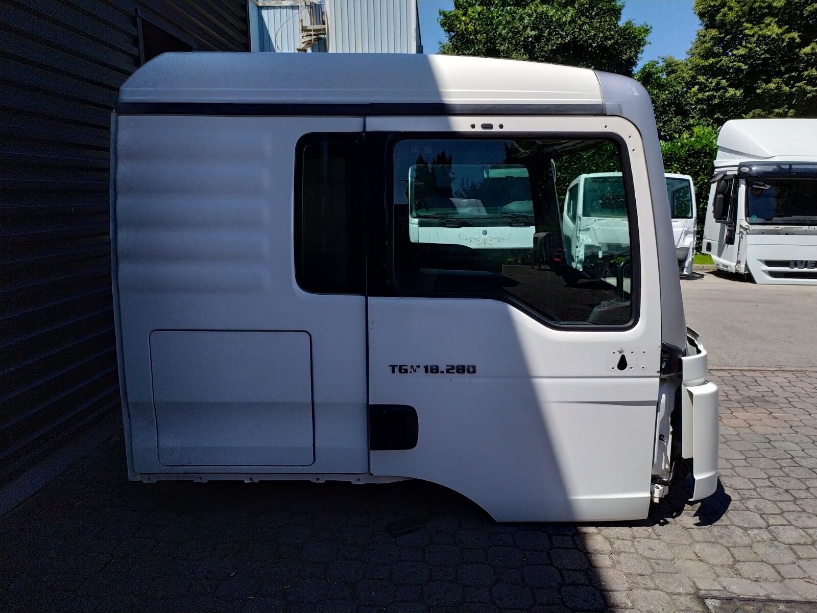 cabin MAN TGS EURO 6 for truck MAN TGS SLEEPER CABIN, LOW ROOF