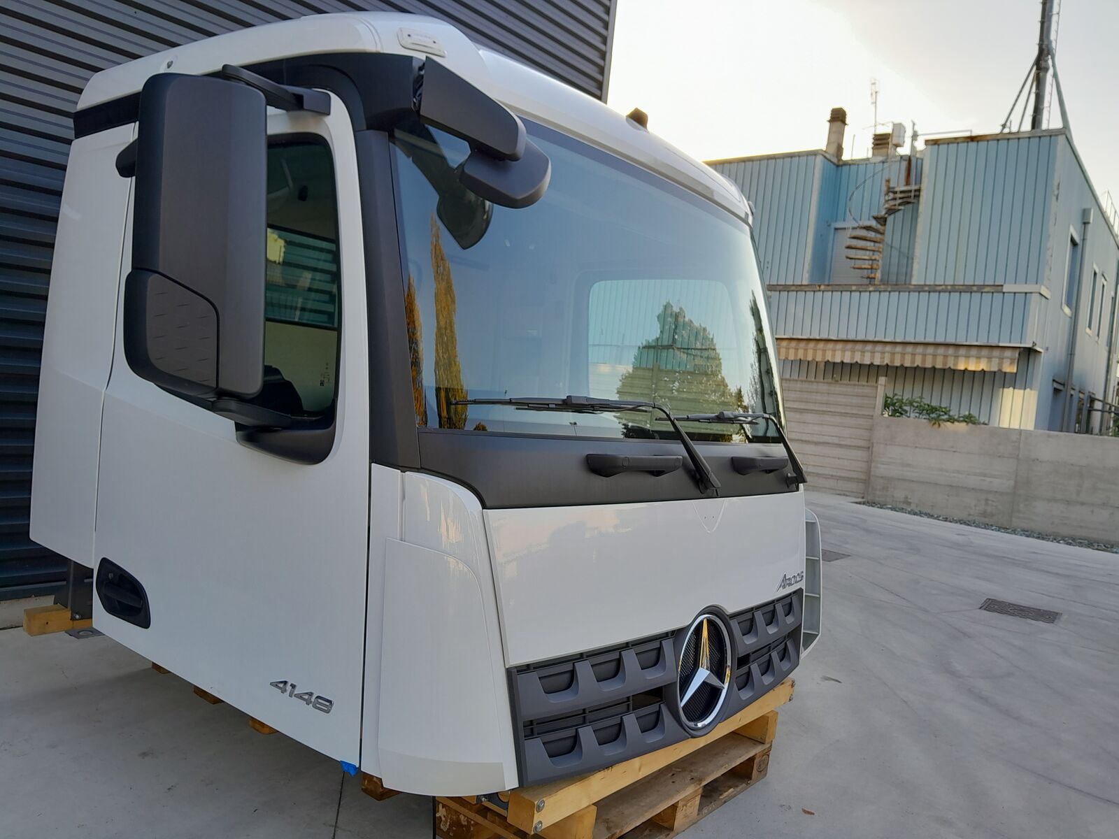 cabin MERCEDES-BENZ Arocs Actros MP4 Euro 6 for truck MERCEDES-BENZ ClassicSpace "M" 320mm tunnel