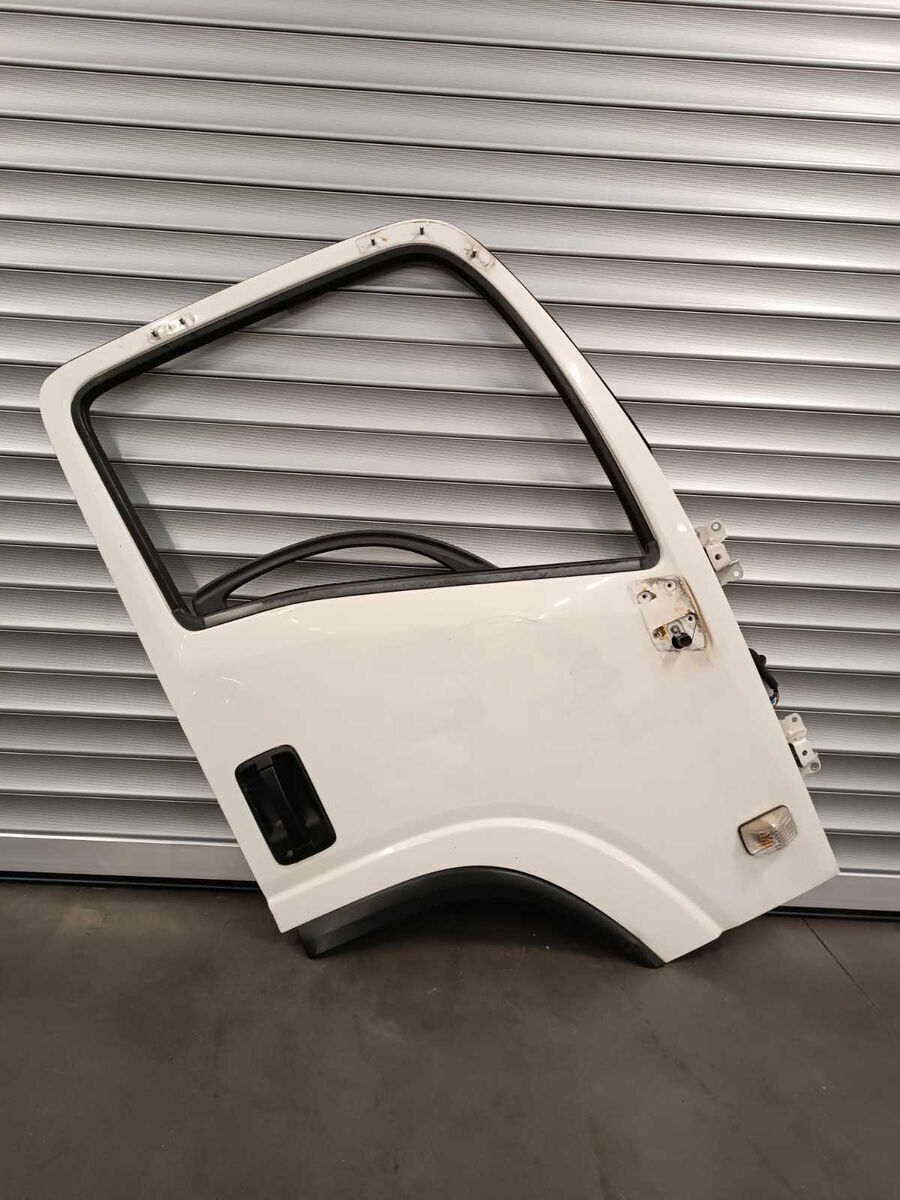 door ISUZU RH - PASSENGER - DX - PASSEGGERO for truck tractor ISUZU Right Side - Lato Destro