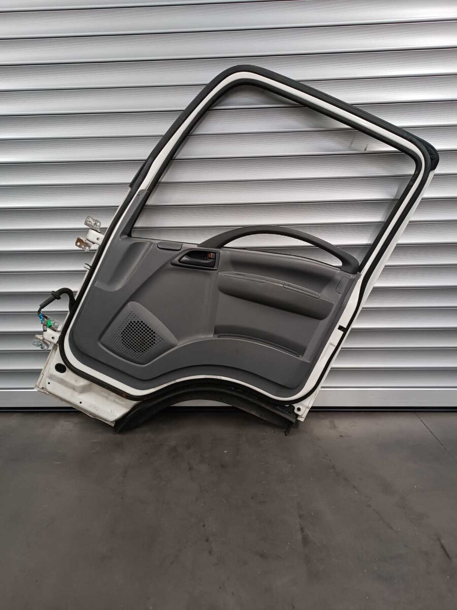 door ISUZU RH - PASSENGER - DX - PASSEGGERO for truck tractor ISUZU Right Side - Lato Destro