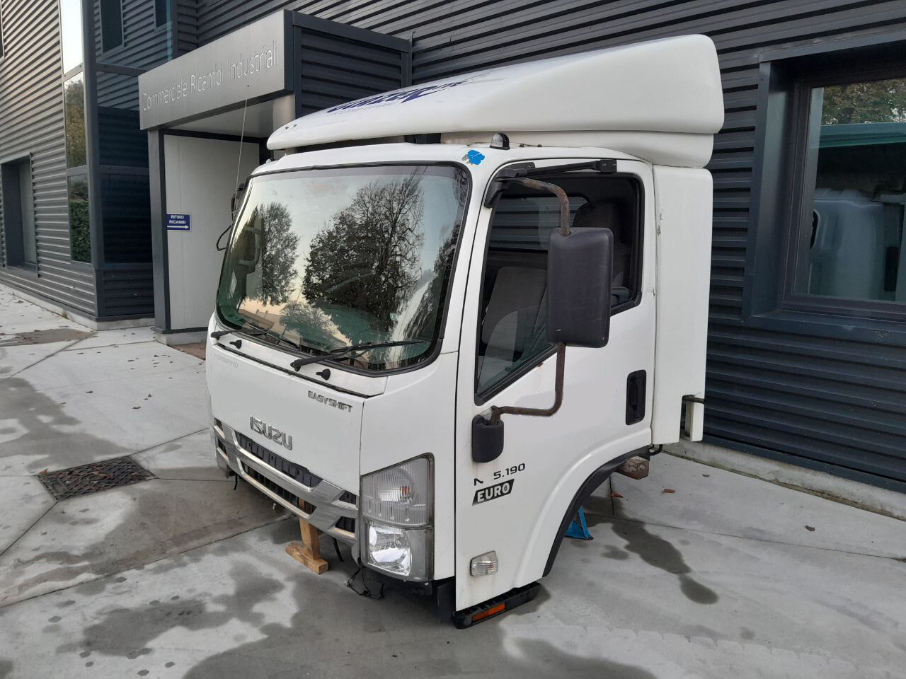 cabin ISUZU N75 for truck ISUZU LARGE - Euro 6